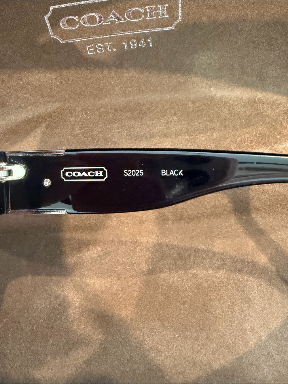 Coach S2025 sunglasses black. Comes with white case. - Picture 5 of 7